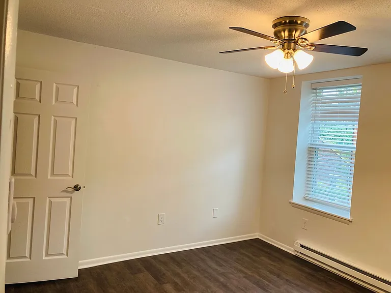614 Armandale St — Photo 10