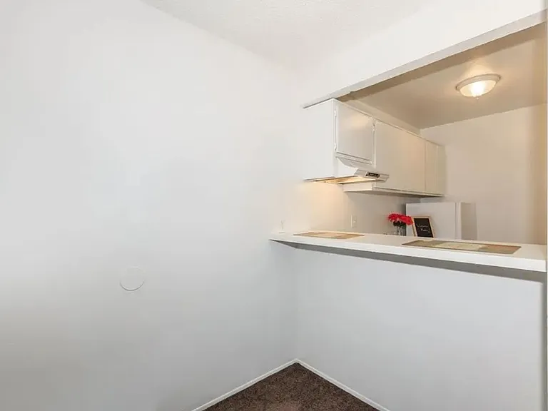 Pacific Terrace — Photo 18