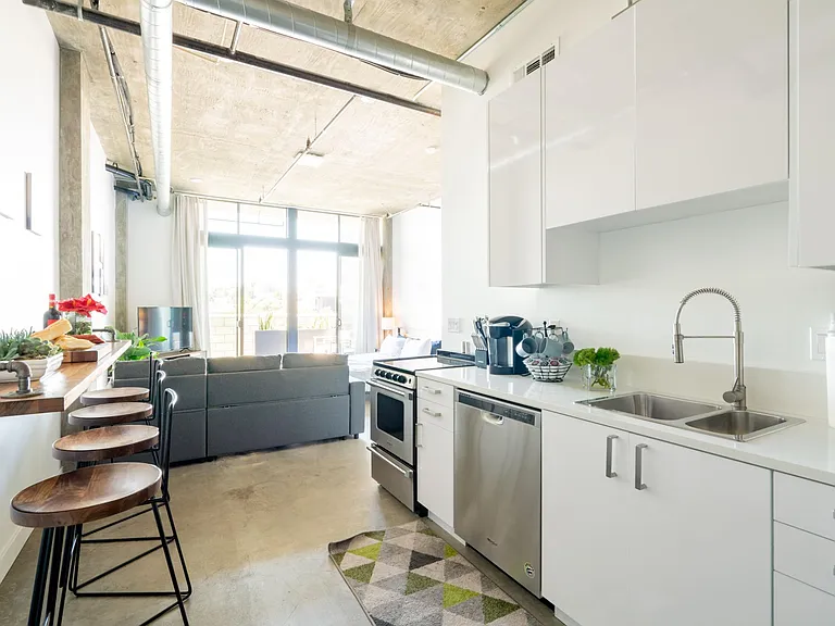 Suite 9 | The Renzo| Studio (not furnished)