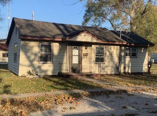 101 Clay St, Beardstown, IL 62618