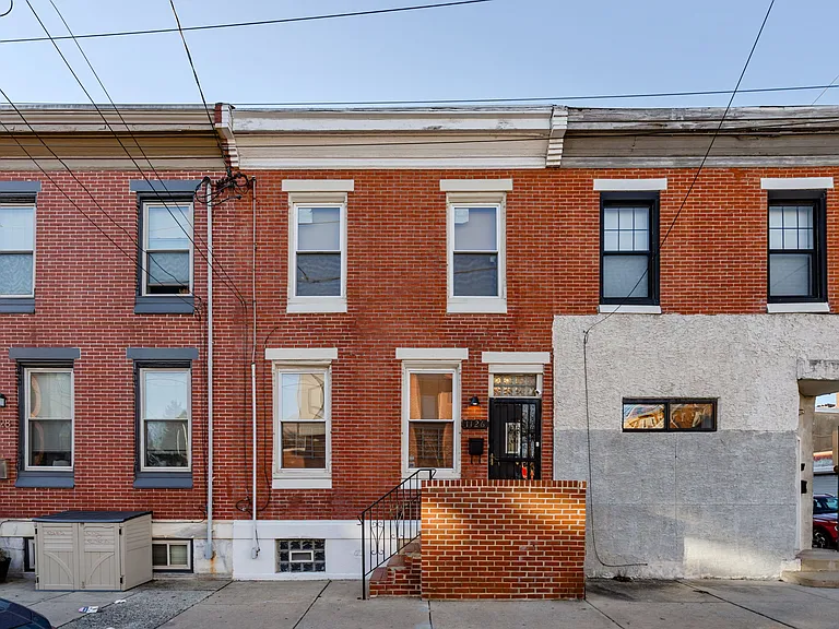 1126 S 22nd St — Photo 14