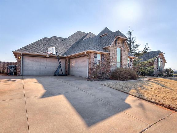 2nd image of 9124 SW 36th St