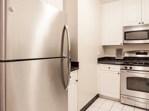 5th image of 182 E 95th St APT 18K