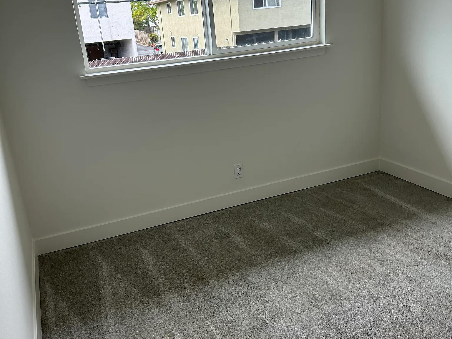2 bed, 875 sqft, $2,700 — Photo 4