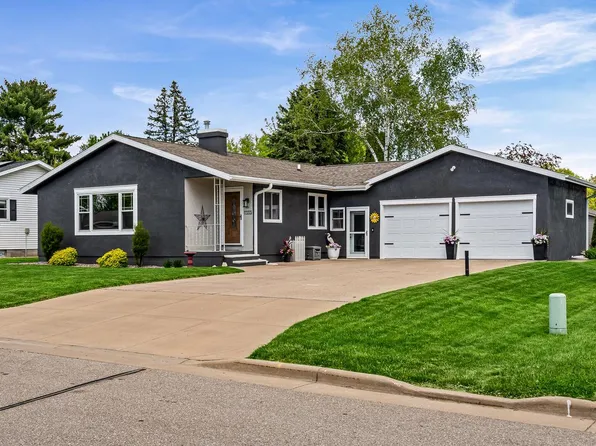 1555 Young DRIVE W W, Onalaska, WI 54650