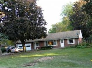 14325 Newell Dr, Brookfield, WI 53005