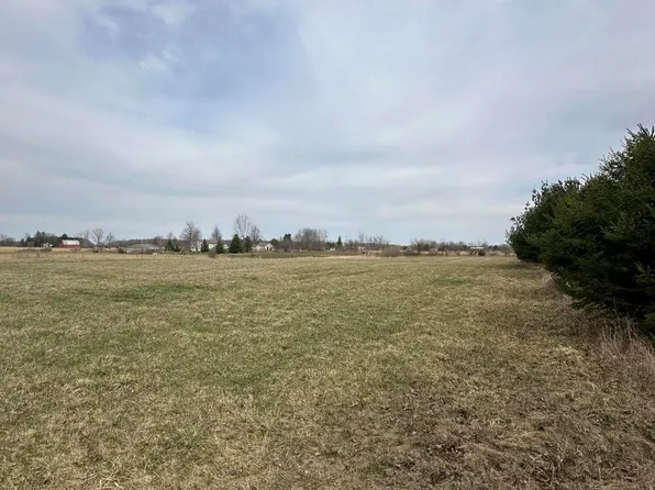 N Chester Rd, Charlotte, MI 48813
