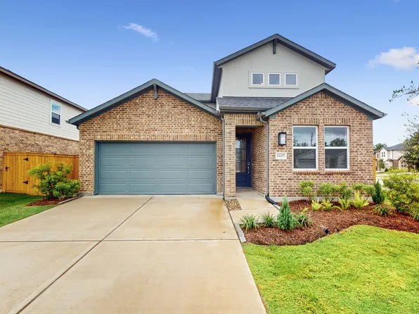 1227 Sugar Dr, Tomball, TX 77375
