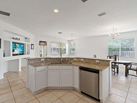3rd image of 6125 NW Duke Cir