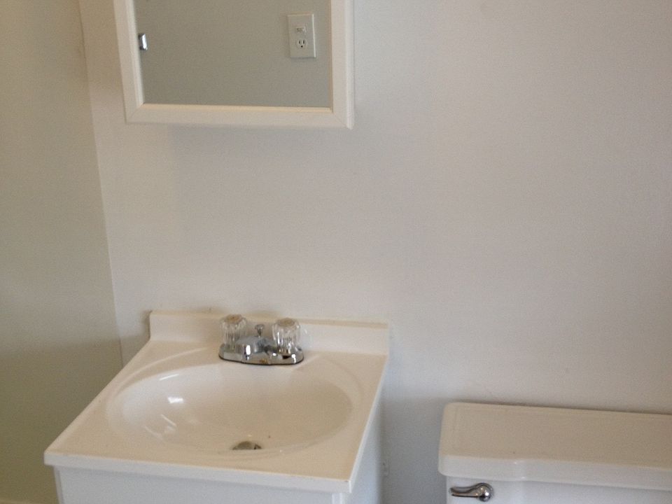 2nd image of 111 N Glover St