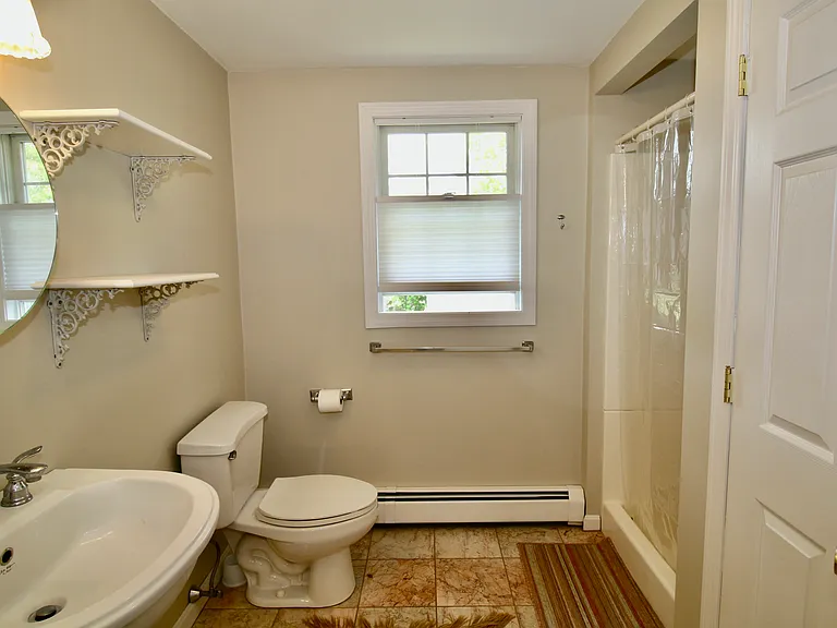 37 Green St #1 — Photo 13