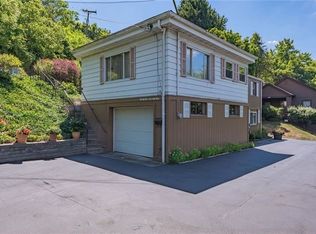 2479 Greentree Rd, Carnegie, PA 15106