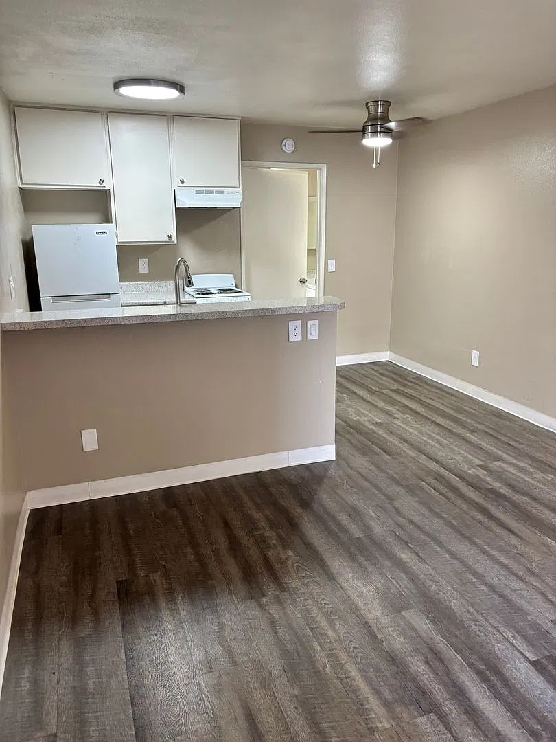 Park Yale Apartment Homes — Photo 3