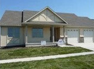 2711 Cambridge Dr, Ames, IA 50010