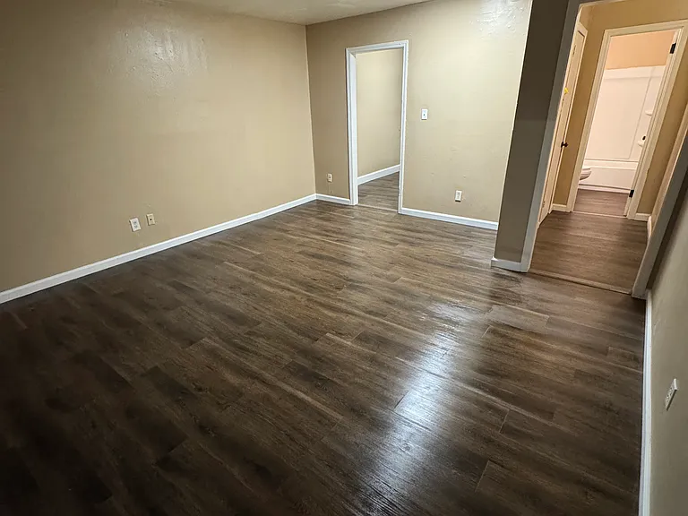 701 Sampson Ave #4 — Photo 1