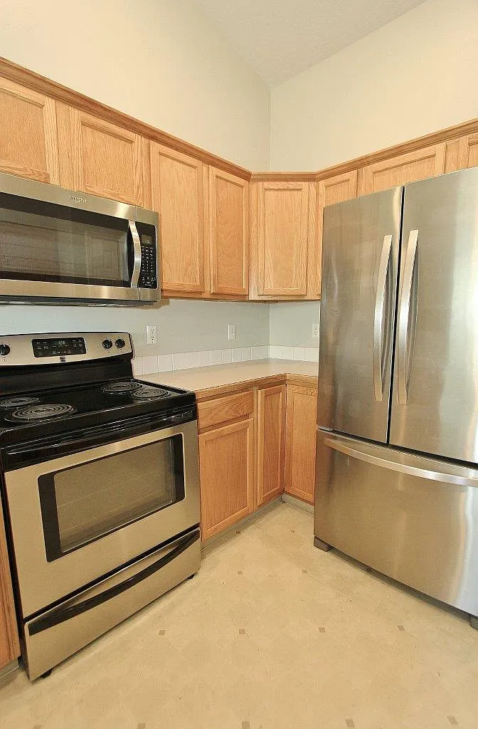 3 bed, 1265 sqft, $2,150 — Photo 4