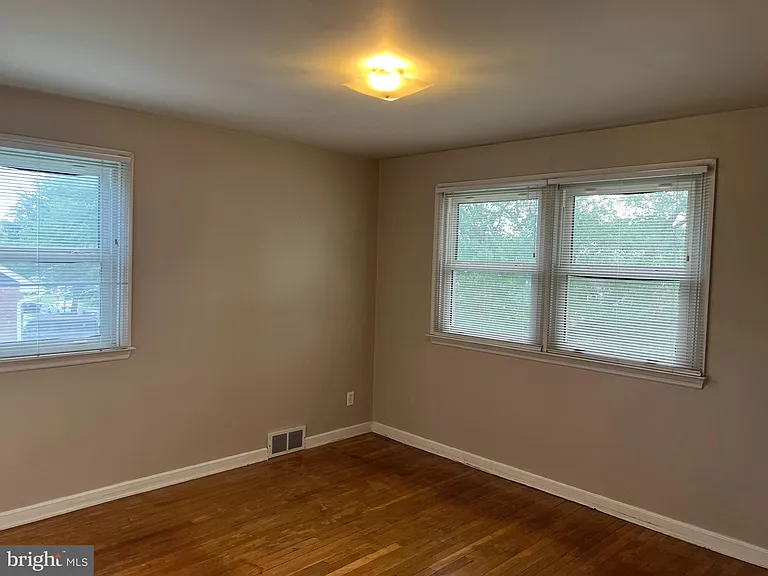 2621 Darby Dr — Photo 11