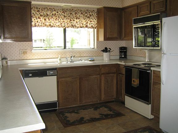 3rd image of 61 W Ponderosa Dr