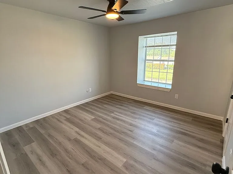4004 Scruggs Dr — Photo 8