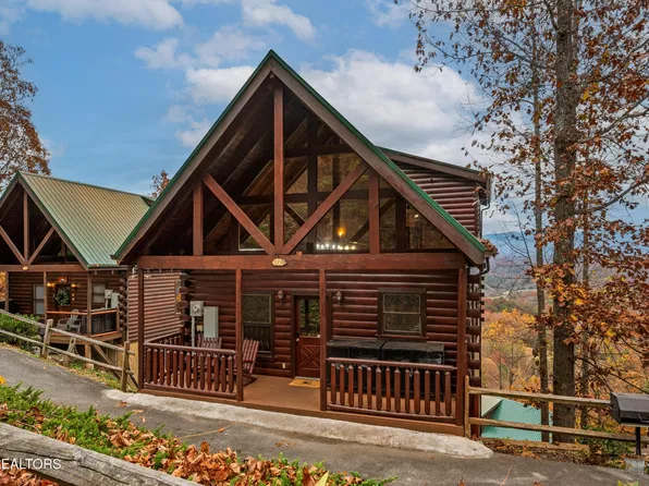 2251 Upper Middle Creek Rd, Sevierville, TN 37862