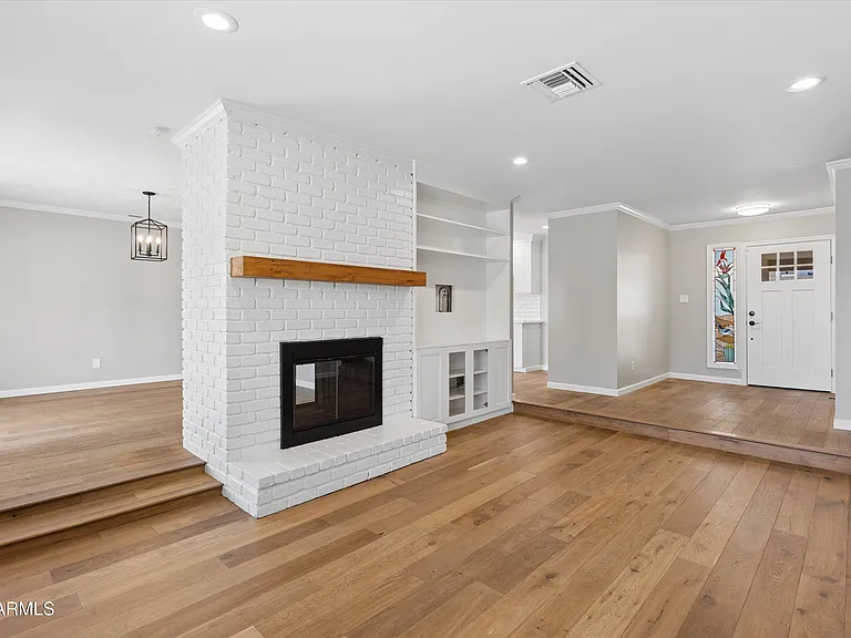 5401 E Beck Ln — Photo 8