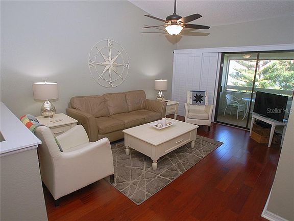 3rd image of 594 Walden Ct