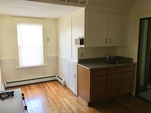 3rd image of 38 Elmwood St