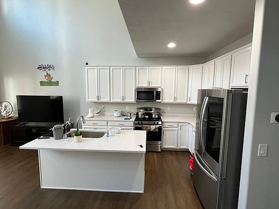 3rd image of 15141 S Reins Way