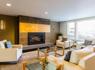 119 W 22nd St, North Vancouver, BC V7M0B4