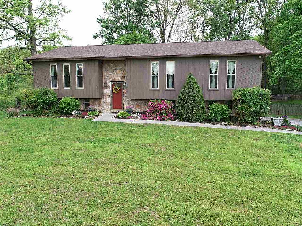 1st image of 1550 Maple Leaf Dr
