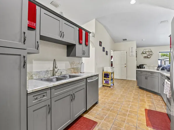 1274 W 33rd Street, Riviera Beach, FL 33404