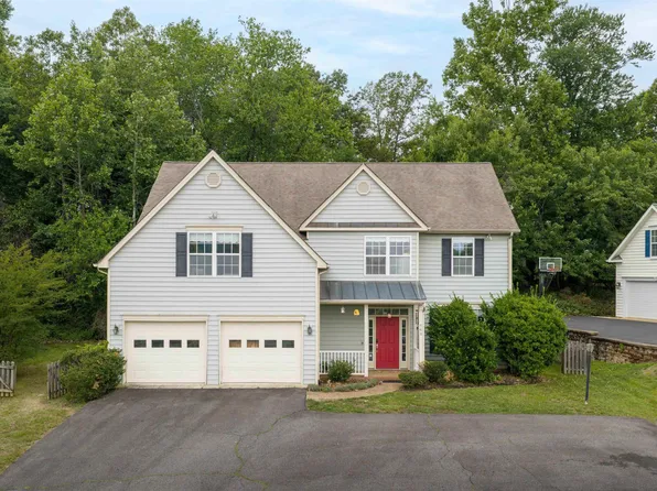 560 Rolling Valley Ct, Charlottesville, VA 22902