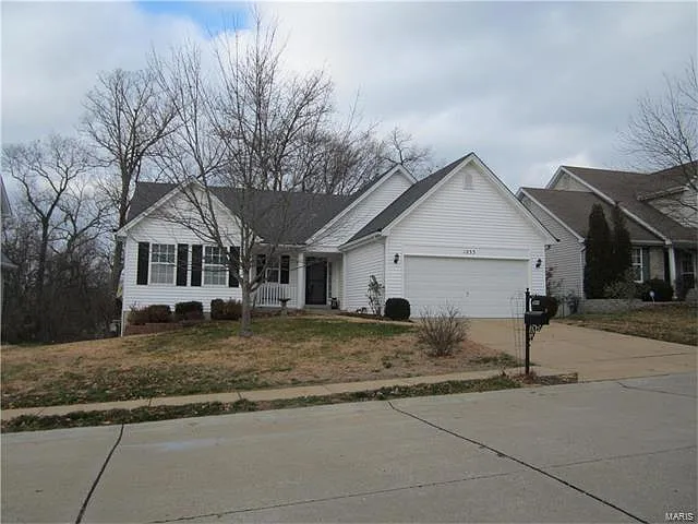 1233 Scenic Oaks Dr photo 1