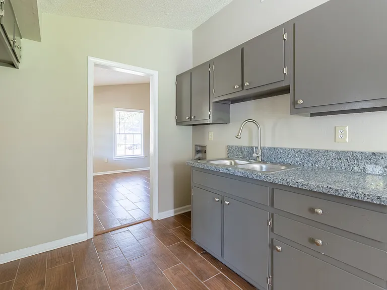 8106 Elmbrook Dr — Photo 9