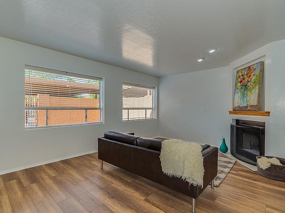 Great with View of Courtyard