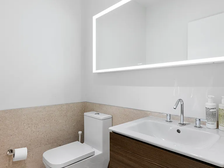 236 E 15th St #3 — Photo 15