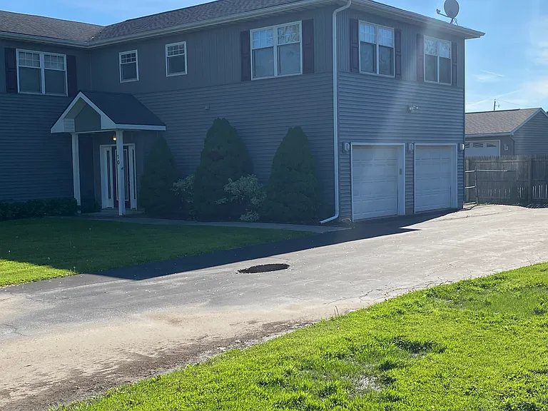 10 E River Rd — Photo 3