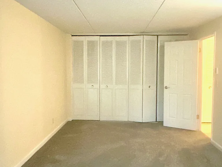 60 Nicholas Rd #6 — Photo 4
