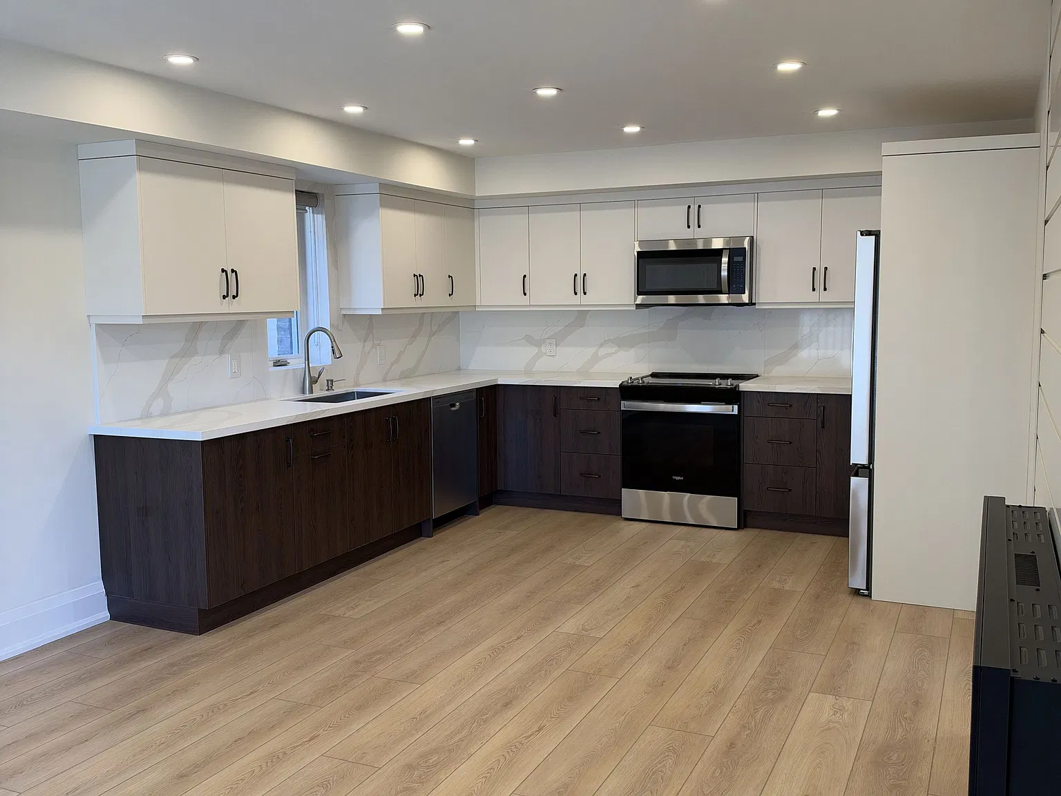 3 bed, $4,000 — Photo 2