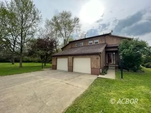 20 Meadow Ln, Athens, OH 45701