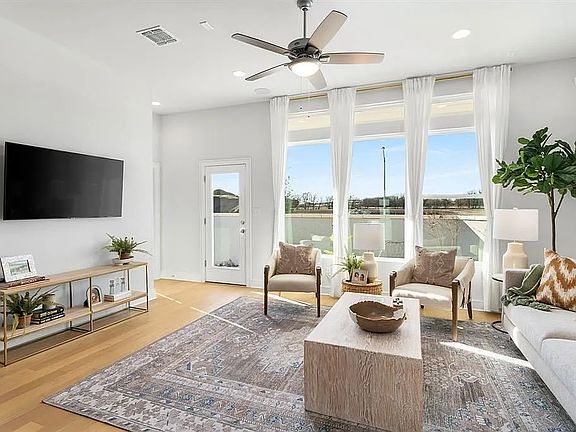 2nd image of 2215 Grenache Dr