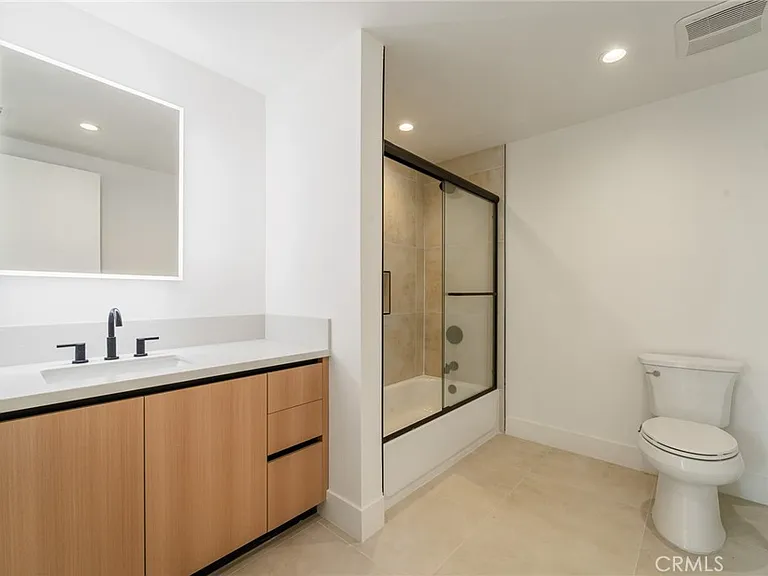 7510 Sepulveda Blvd #304 — Photo 21
