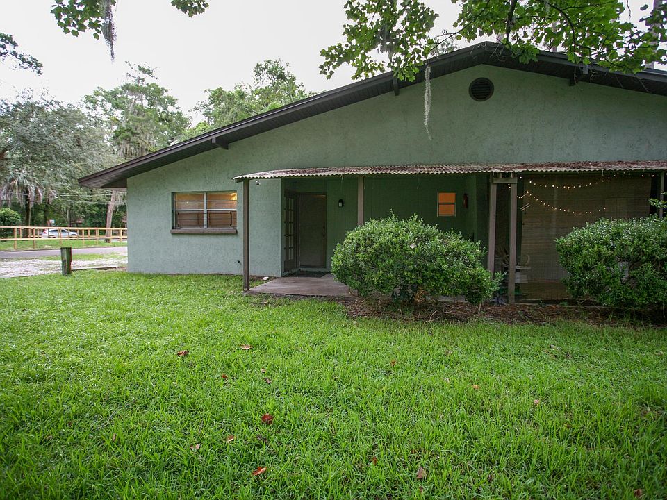 1st image of 605 NW 15th St