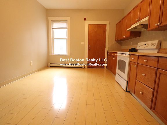 4th image of 25 Portsmouth St #2