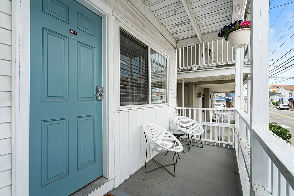 1 bed, 400 sqft, $1,395 — Photo 1