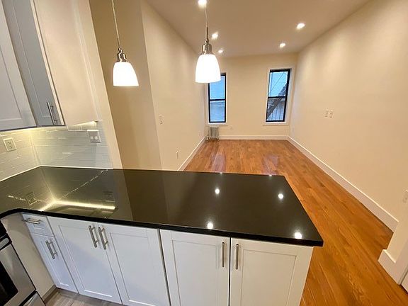 5th image of 3116 32nd St APT 1B