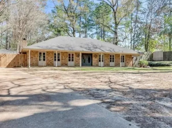 2911 Hills Rd, Pineville, LA 71360