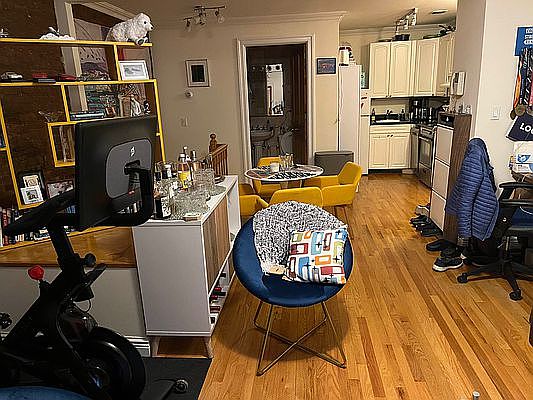 3rd image of 305 W 91st St APT 1f