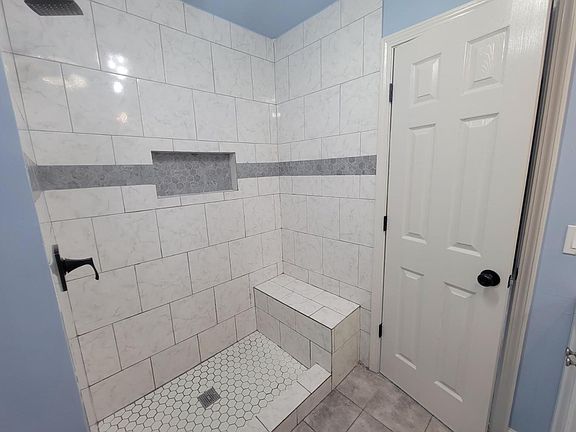 4th image of 148 Willow Point Ln