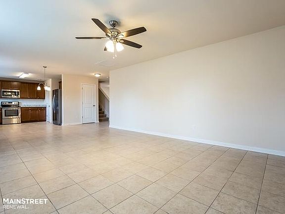 3rd image of 3209 Dizzy Dean Dr
